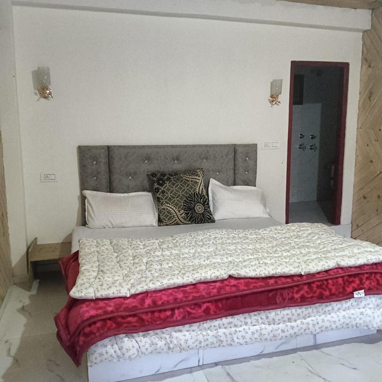 Aditya Guest House Tosh Extérieur photo