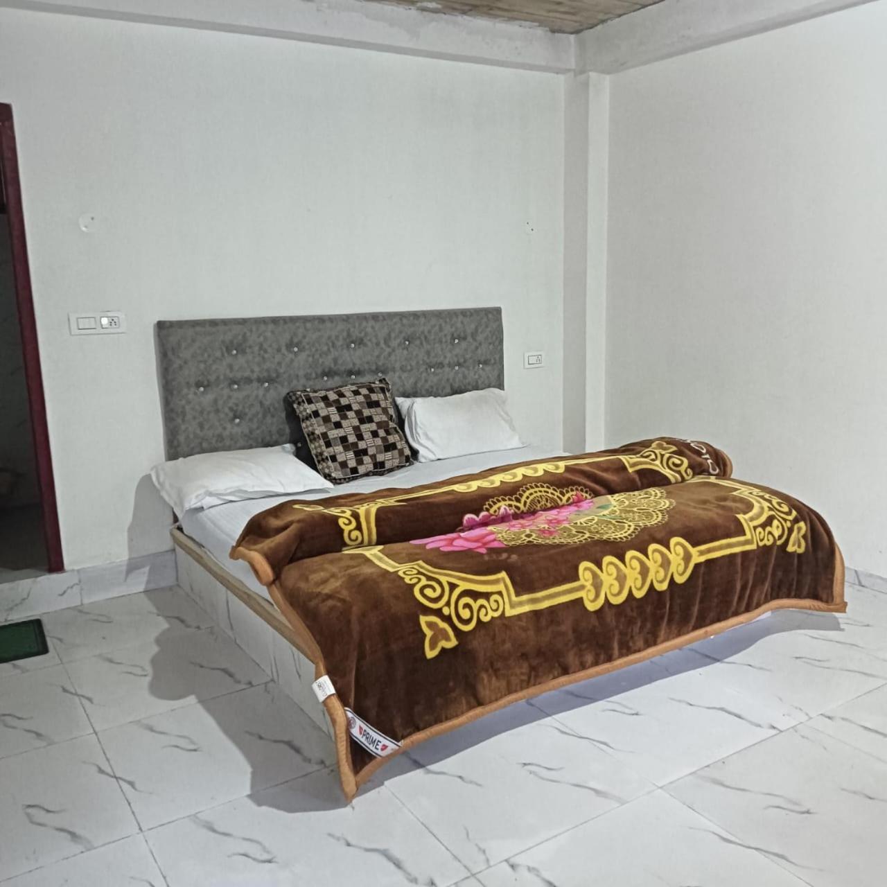 Aditya Guest House Tosh Extérieur photo