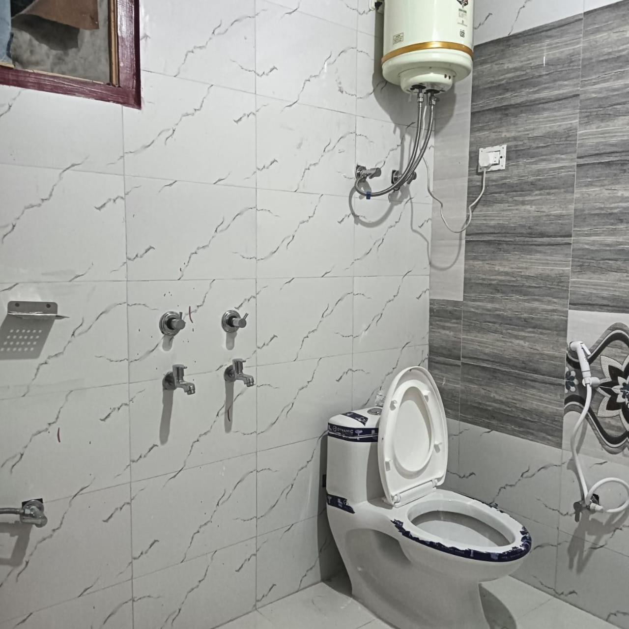 Aditya Guest House Tosh Extérieur photo